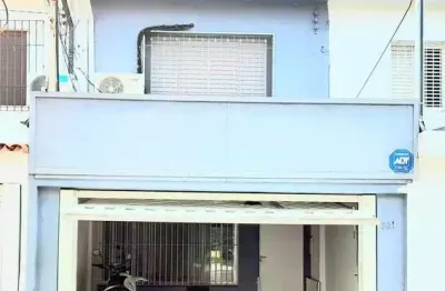 Casa comercial na avenida jurubatuba, n. 301 • 150 m²