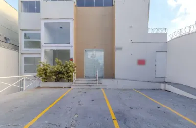 Prédio comercial na avenida nova cantareira, n. 2953 - a • 717 m²