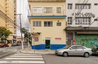 Prédio comercial na rua alferes magalhães, n. 256 • 612 m²