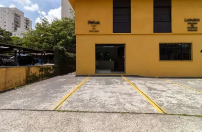 Prédio comercial na rua clementine brenne, n. 447 • 158 m²