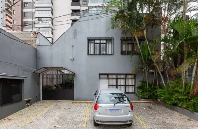 Casa comercial na alameda dos pamaris, n. 153 • 400 m²