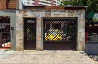 Casa comercial na rua doutor bacelar, n. 643 • 195 m²