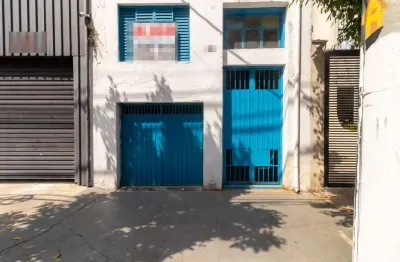 Casa comercial na alameda sarutaiá, n. 188 • 126 m²