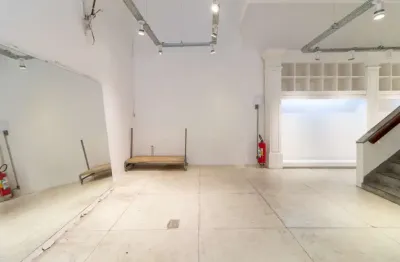 Loja em galeria na rua josé paulino, n. 260 - loja 22 • 12 m²