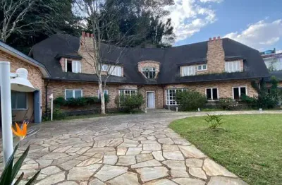 Casa comercial na rua bandeirante sampaio soares, n. 98 • 703 m²