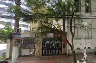 Casa comercial na rua afonso de freitas, n. 138 • 350 m²