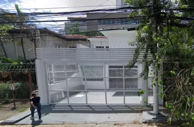 Casa comercial com 7 salas para alugar na Rua Arizona, 146, Cidade Monções, São Paulo