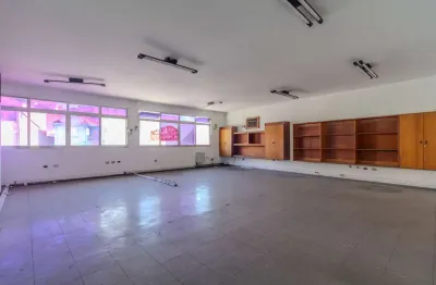 Sala comercial na avenida água fria, n. 648 - sala 1  • 80 m²
