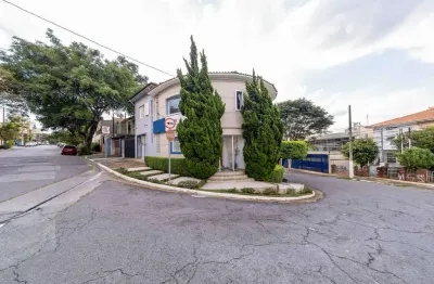 Casa comercial na rua dona inácia uchôa, n. 441 • 240 m²