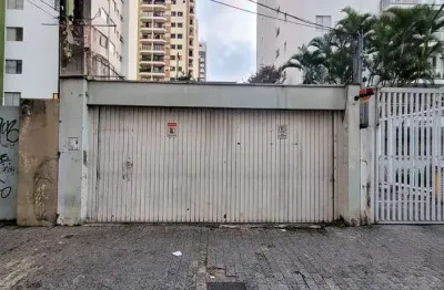 Casa comercial na rua alves guimarães, n. 475 • 425 m²
