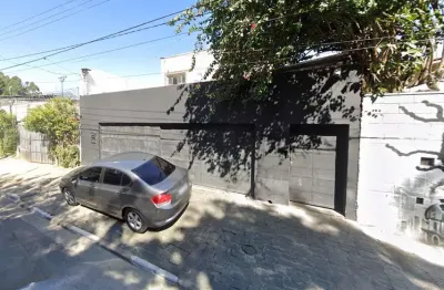 Casa comercial na rua josé dos santos júnior, n. 764 • 350 m²