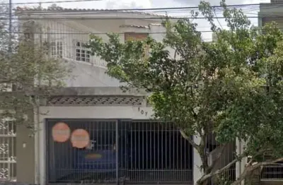 Casa comercial na rua correia salgado, n. 107 • 370 m²