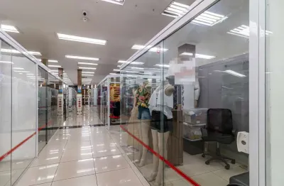 Loja em galeria na rua teodoro sampaio, n. 2387 - loja 32 • 7 m²