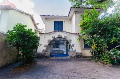Casa comercial para alugar na Rua Traipu, 111, Pacaembu, São Paulo