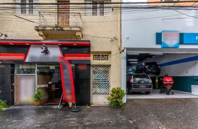 Sobreloja na avenida lins de vasconcelos, n. 437 • 180 m²