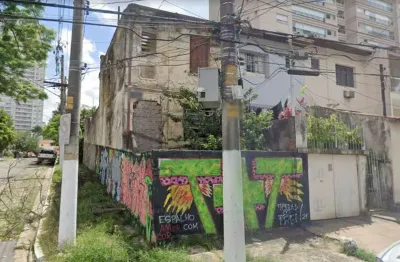 Casa comercial na rua dona carolina, n. 82 • 173 m²