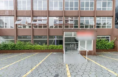 Prédio comercial na rua henrique schaumann, n. 693 • 540 m²