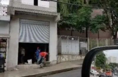 Loja na avenida diógenes ribeiro de lima, n. 2407 • 113 m²