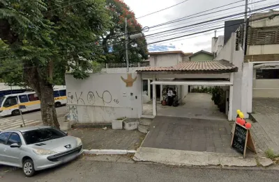Casa comercial na alameda dos guaramomis, n. 1378 • 280 m²