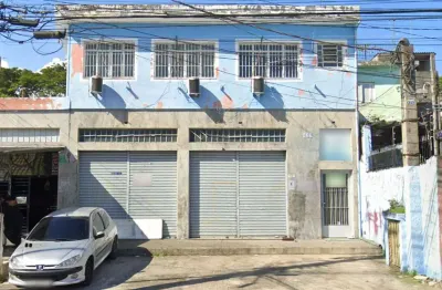 Casa comercial na avenida esperantina, n. 825 • 457 m²