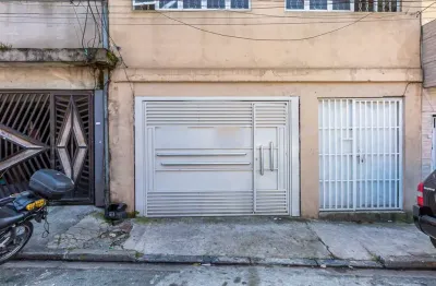 Loja na rua alessandro giulio dell'aringa, n. 344 • 79 m²