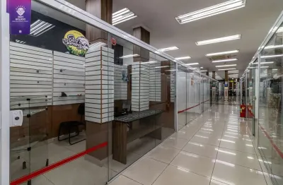 Loja em galeria na rua teodoro sampaio, n. 2387 • 7 m²