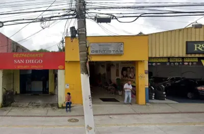 Casa comercial na avenida mateo bei, n. 2011 • 200 m²