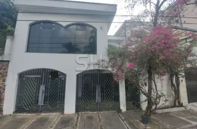 Casa comercial com 5 salas para alugar na Rua Silveira Rodrigues, 208, Siciliano, São Paulo