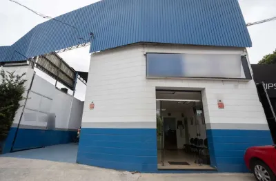 Galpão na avenida presidente tancredo neves, n. 590 • 550 m²