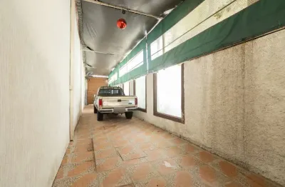 Loja na rua professor machado tolosa, n. 63 • 420 m²