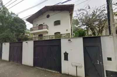 Casa comercial na rua norman prochet, n. 457 • 380 m²