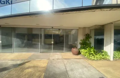 Prédio comercial na avenida das nações unidas, n. 16843 • 348 m²