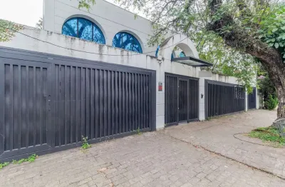 Casa comercial na avenida lineu de paula machado, n. 1162 • 1250 m²
