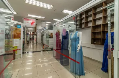 Loja em galeria na rua teodoro sampaio, n. 2387 - loja 7 • 7 m²
