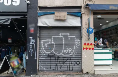 Casa comercial na rua clemente álvares, n. 247 • 255 m²