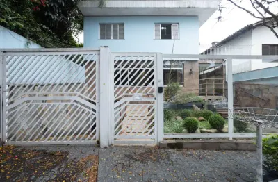 Casa comercial na rua machado pedrosa, n. 334 • 290 m²