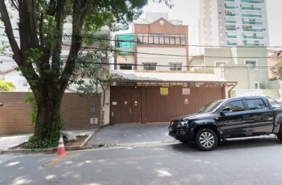 Casa comercial na rua airosa galvão, n. 151 • 447 m²