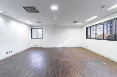 Sala comercial na rua pedro de toledo, n. 80 - conjunto 21 • 62 m²