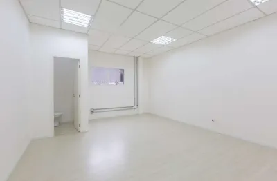Prédio comercial na rua doutor luiz migliano, n. 868 • 150 m²