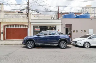 Casa comercial na rua branco de araújo, n. 141 • 200 m²