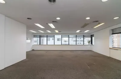 Prédio comercial na rua doutor renato paes de barros, n. 778 - 72 • 125 m²