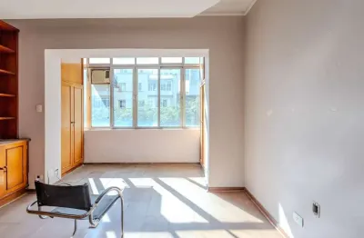 Prédio comercial na avenida vieira de carvalho, n. 115 • 122 m²