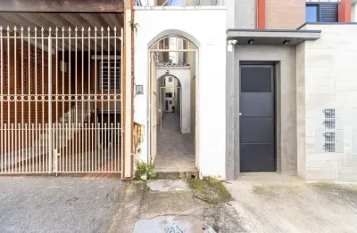 Casa comercial na rua macaiá-mirim, n. 58 - fundos • 130 m²