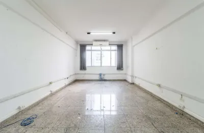 Prédio comercial na rua quinze de novembro, n. 184 - sala 1104 • 81 m²