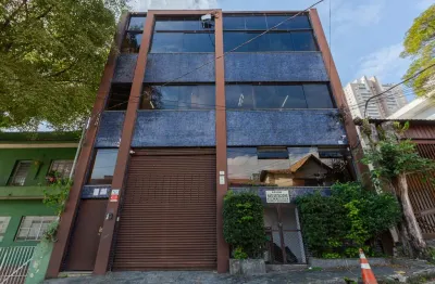 Prédio comercial na rua damião da silva, n. 222 • 781 m²