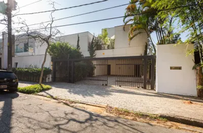 Casa comercial na rua doutor wilton paes de almeida, n. 285 • 740 m²