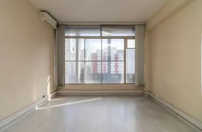 Sala comercial na avenida bernardino de campos, n. 327 - conjunto 61 • 135 m²