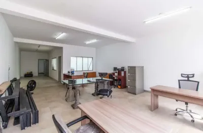 Casa comercial para alugar na Rua Clélia, 2280, Água Branca, São Paulo