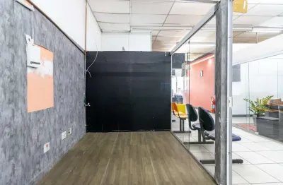 Ponto comercial para alugar na Rua Clemente Álvares, 66, Lapa, São Paulo