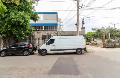 Prédio comercial na rua constantino de sousa, n. 60 • 750 m²
